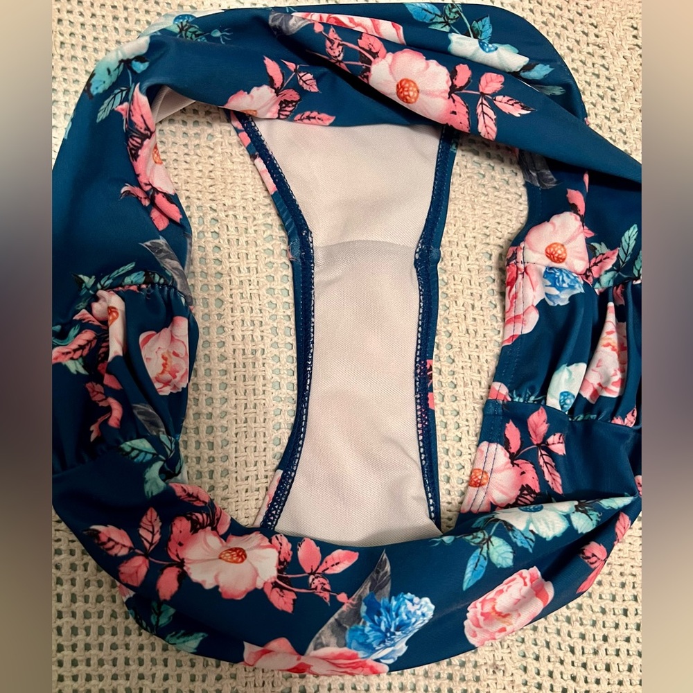 Women’s Strapless Cupped Swimsuit w High Rise Floral Bottoms both size Large/M/L - Picture 2 of 5